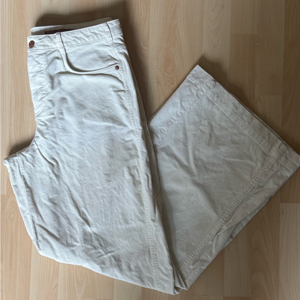 Pilcro Anthropologie white corduroy wide leg bottoms size 31
